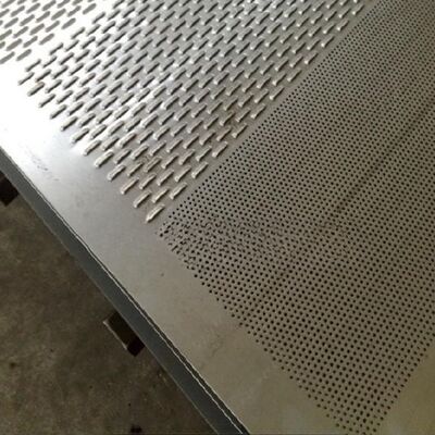 Uniform Coating Adhesion Punched Metal Mesh Lightweight Yet Sturdy