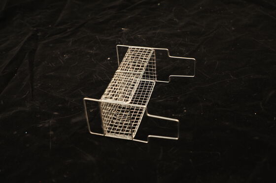 Safe Placement And Anti-Slip Wire Mesh Basket Lightweight & Portable