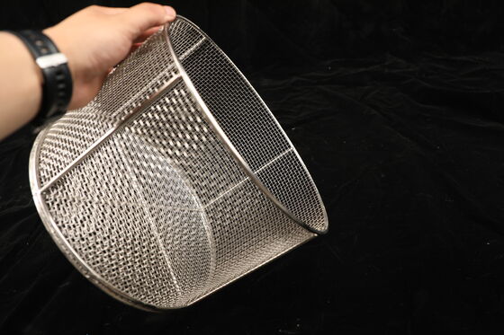 Electroplated Surface Finish Welded Wire Basket Compact Structure